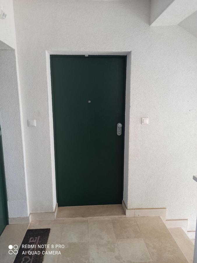 Studio Apartman Labrador Vodice Esterno foto