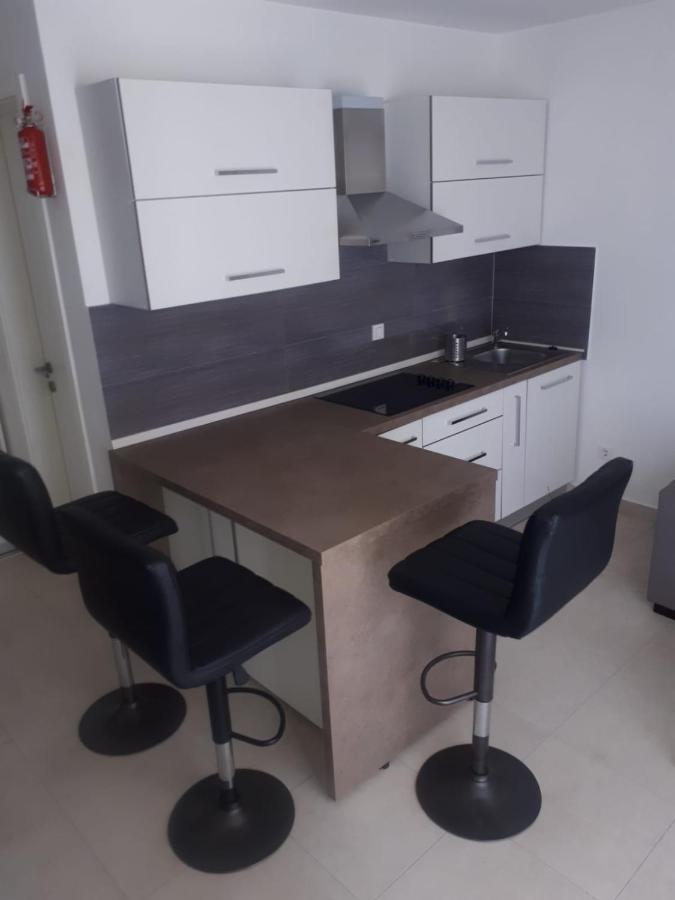 Studio Apartman Labrador Vodice Esterno foto
